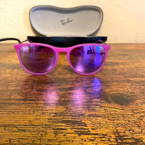 Ray-Ban Other - RayBan juniors Erika kids